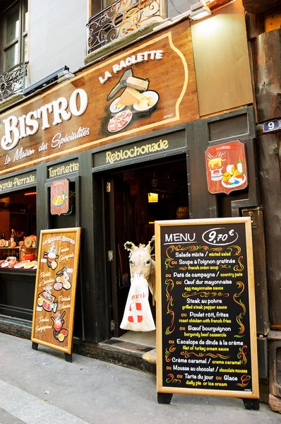 Restaurant serving Fondue Savoyarde and Raclette — Stock Photo, Image