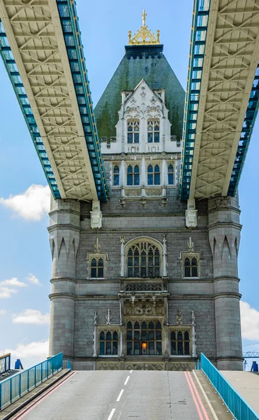 Tower Bridge güneşli gün — Stok fotoğraf