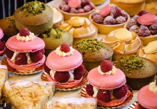 French pastries on a confectionery stall — Stock Photo, Image