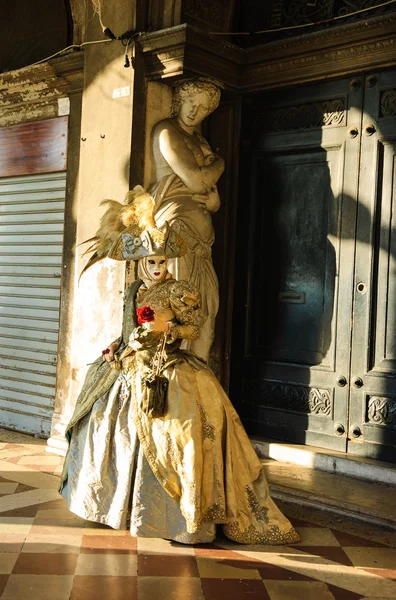 Máscara romántica durante el Carnaval . —  Fotos de Stock