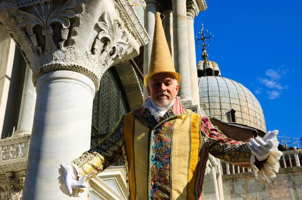 Man in carnival costume in St Mark's Square — Stock Photo, Image