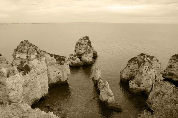 Boltozatok Barlangok Sziklaalakzatok Dona Ana Beach Lagos Algarve Part Portugália — Stock Fotó