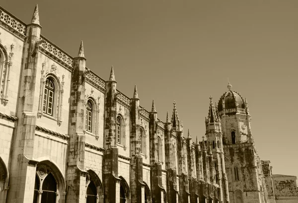 Monasterio de Jerónimos. Lisboa, Portugal. Foto envejecida. Sepia . — Foto de Stock