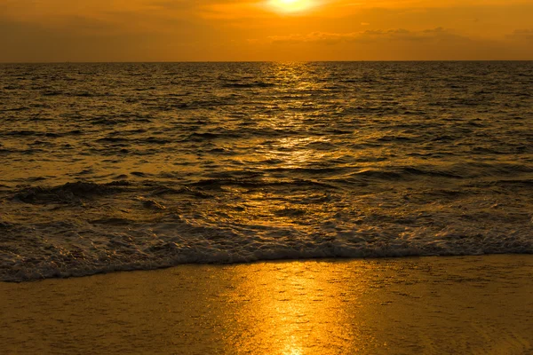 Gyönyörű naplemente & fekete-tengeri táj. — Stock Fotó