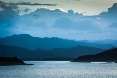Tropikal dağ silsilesi, burası Krachan Kaeng Milli Parkı, Tayland