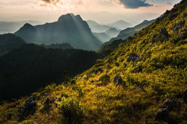 Doi Luang Chiang Dao, yüksek dağ, Raylight günbatımı manzara