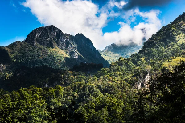 Montanhas em Highland, Tailândia — Fotografia de Stock