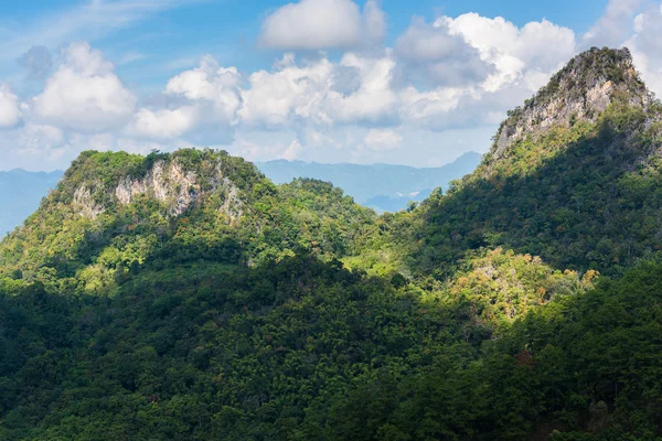 Chaîne de montagnes tropicales, Thaïlande — Photo
