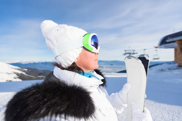 Middle-aged woman skier — Stock Photo, Image