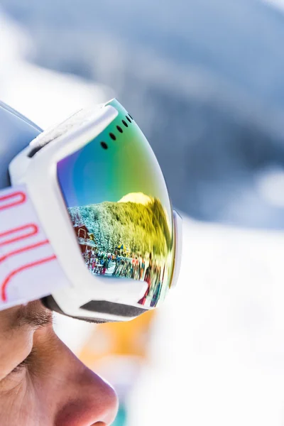 Femme en lunettes de ski — Photo