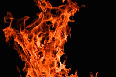 kırmızı alevler siyah arka plan