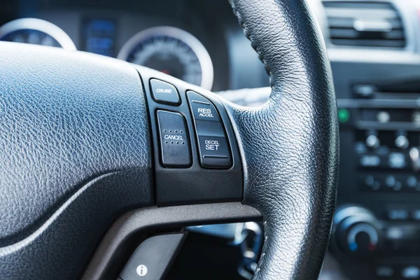 The steering wheel of a modern car — Stock Photo, Image