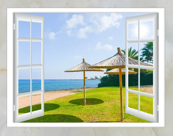 Fenster offenes Meer Strand Gras grün — Stockfoto