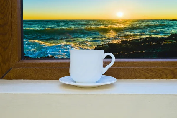 Kahve penceresinde — Stok fotoğraf