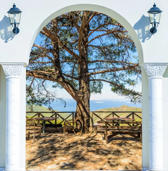 Vista de la puerta abierta de principios de primavera —  Fotos de Stock