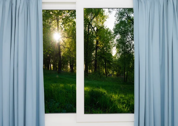 Pencereden gün doğumu görünümü