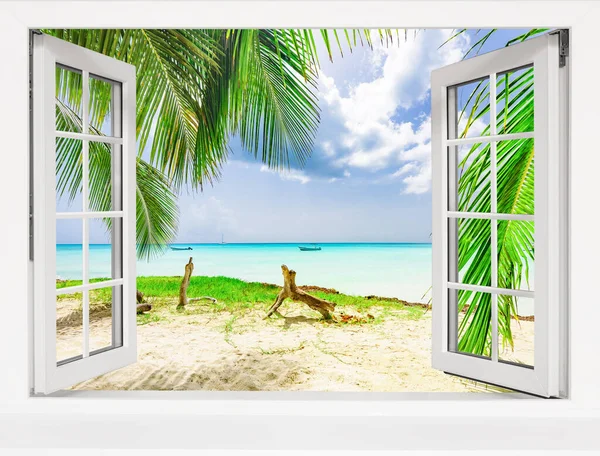 海の見える窓からの熱帯の風景 — ストック写真