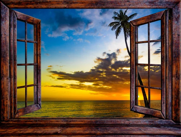 由敞开的窗户向大海日落的热带景观 — 图库照片