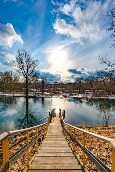 Wooden Bridge Reservoir Spring Day Water Reflection Sun — Stock Photo, Image
