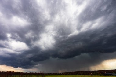 Gökteki soyut yıldırım bulutları