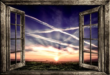 Gökyüzünün açık penceresi bulutlu gün doğumu