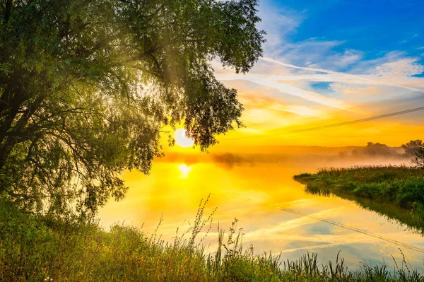 Aube Calme Colorée Matin Sur Étang Rayons Soleil Réflexion Dans — Photo