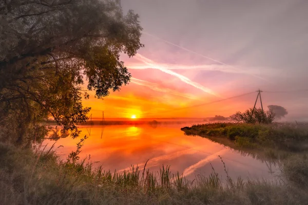 Colorful Calm Dawn Morning Pond Sun Rays Reflection Water — Stock Photo, Image