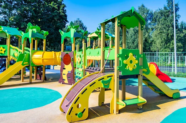 Schommel Carrousel Het Park Voor Kinderen Zomer — Stockfoto