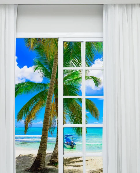 Witte Glazen Deur Open Met Uitzicht Tropisch Strand — Stockfoto