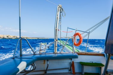 yol açın geminin deniz