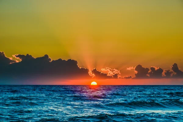 Dawn sun tranquil calm sea — Stock Photo, Image