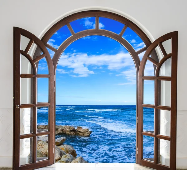 ドア開いている海 — ストック写真