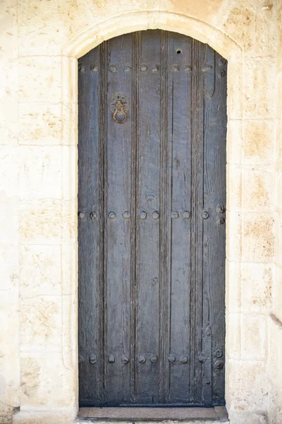 Vecchia porta in legno — Foto Stock