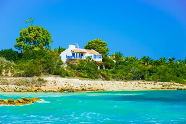 Huis op het eiland Cyprus — Stockfoto