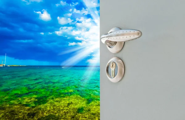 Open door to the sky — Stock Photo, Image