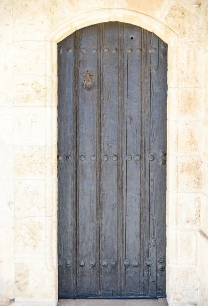 Vecchia porta in legno — Foto Stock