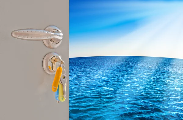 Open door with a sea view — Stock Photo, Image