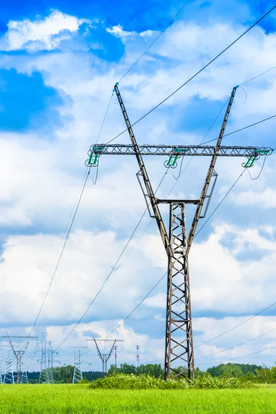 Hochspannungsleitung — Stockfoto