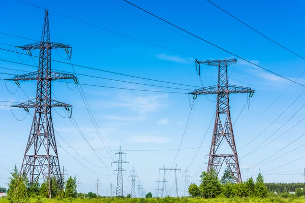 Hochspannungsleitung — Stockfoto