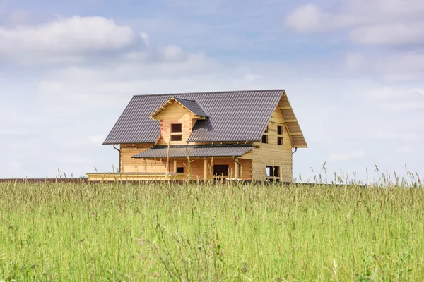 Bau eines Holzhauses — Stockfoto