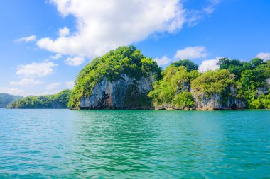 Okyanusu Adası mavi su