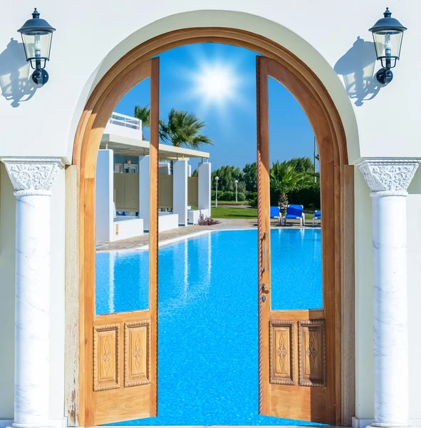 Ingången arch palm view — Stockfoto