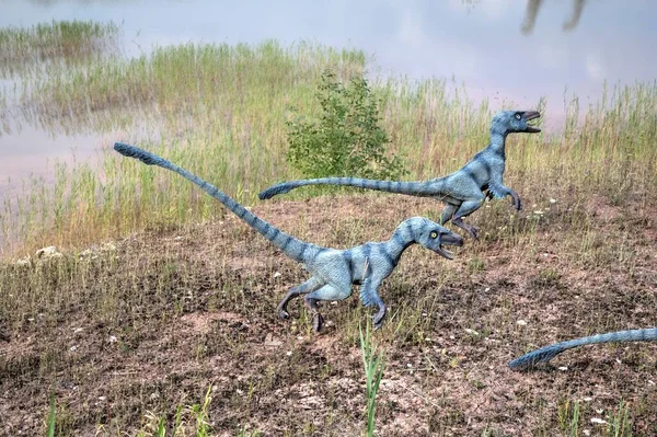 Πάρκο Δεινοσαύρων Ένας Δεινόσαυρος Στο Φόντο Της Φύσης Δεινόσαυροι Στο — Φωτογραφία Αρχείου