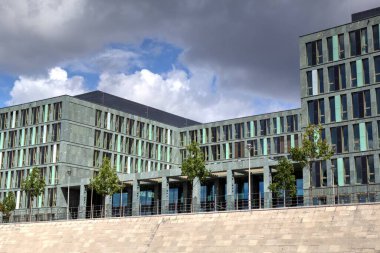 Berlin binaları modern gökdelenler