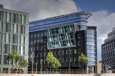 Berlin binaları modern gökdelenler