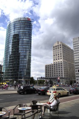 Berlin binaları modern gökdelenler