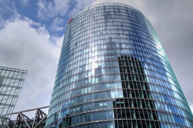 Berlin binaları modern gökdelenler