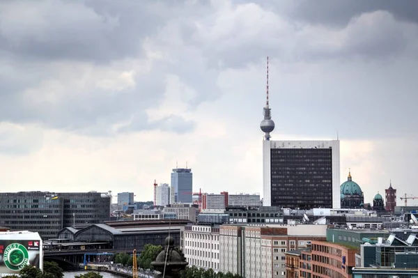 Skyline Panorama Berlijn Met Toren Spree Rivier Bij Zonsondergang Duitsland — Stockfoto