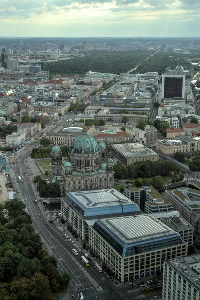 Berlínské Panorama Televizní Věží Řekou Spréva Při Západu Slunce Německo — Stock fotografie