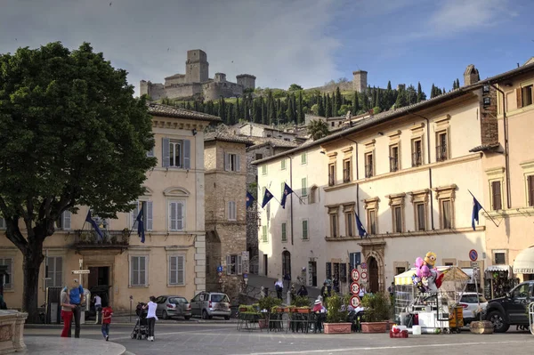 イタリア ウンブリア州アッシジの歴史的な町の古代の路地 — ストック写真